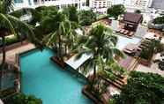 สระว่ายน้ำ 4 Century Park Hotel Bangkok