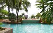 Swimming Pool 6 Century Park Hotel Bangkok