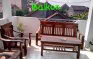 Common Space 4 Bale Abimantrana Homestay