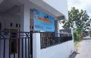 Exterior 3 Bale Abimantrana Homestay