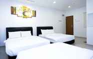 Bedroom 3 Mr J Hotel Wakaf Che Yeh 1