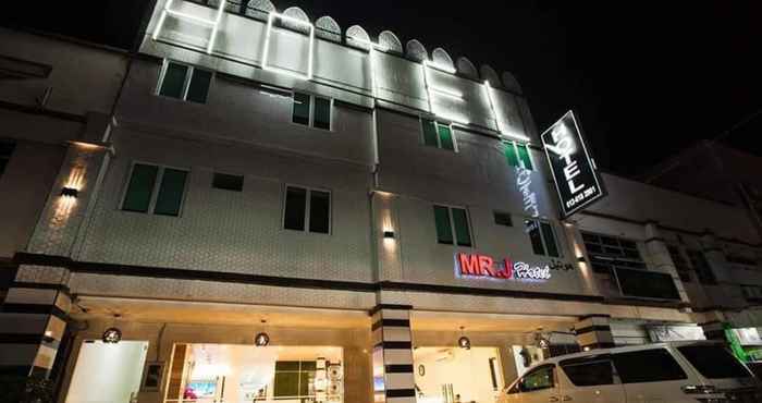 Bên ngoài Mr J Hotel Wakaf Che Yeh 1