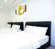 Bedroom 2 Mr J Hotel Wakaf Che Yeh 1