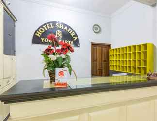 Lobby 2 OYO 1309 Hotel Shafira Syariah