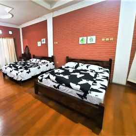 Bedroom 1 Acidalia Syariah Guest House, Gedung Serba Guna (GSG) Hotels