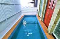 Swimming Pool Acidalia Syariah Guest House