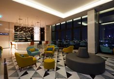 Bar, Cafe and Lounge 7 The Quarter Ari by UHG