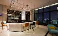 Bar, Kafe, dan Lounge 3 The Quarter Ari by UHG