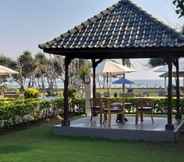 Bar, Cafe and Lounge 3 Tropical Beach Resort Sumbawa