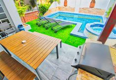 バー、カフェ、およびラウンジ 2 Grande Adam Pool Villa