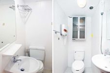 Toilet Kamar Mr.Sea in Bangkok