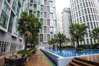 Swimming Pool Soho Suites by 21 Century 