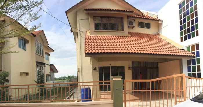 Bên ngoài Lily Homestay Kangar