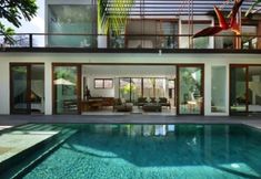 Swimming Pool 5 Beach Axis Villa, Seminyak