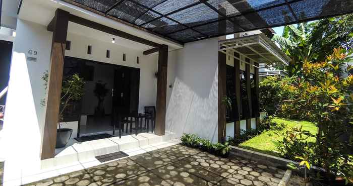 Exterior Almira Homestay Banyuwangi