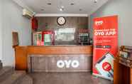 Lobi 6 Super OYO 447 Comfort Hotel Meru