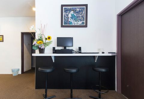 Lobi OYO 442 Marvelton Hotel