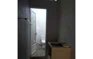 In-room Bathroom 4 Kost Meiske