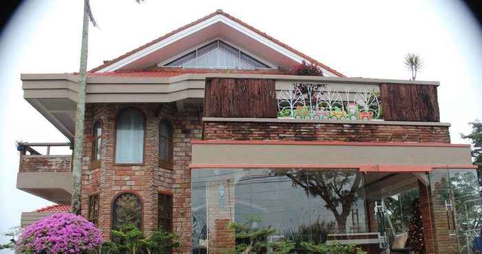 Bangunan F8 Bed and Breakfast