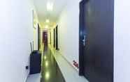 Ruang untuk Umum 7 OYO 439 Night Queen Hotel