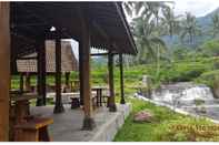 Bar, Cafe and Lounge Balkondes Giritengah