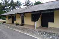 Exterior Empat Putra Homestay