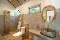 ห้องน้ำภายในห้อง Bukal Sari Villa