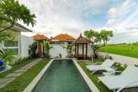 Kolam Renang Anna Villa 4