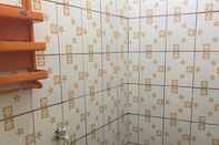 In-room Bathroom Bunga Homestay