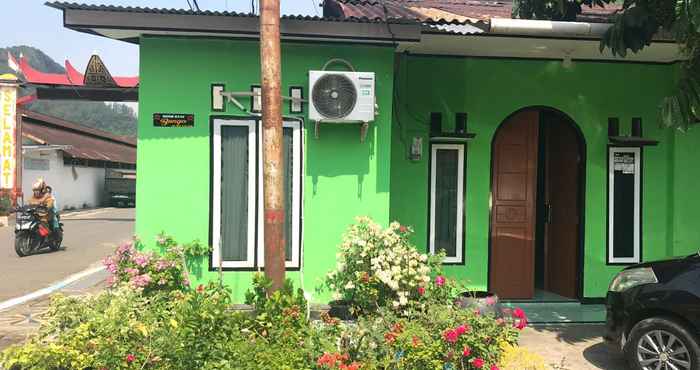 Exterior Bunga Homestay