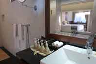 Toilet Kamar Ombak Sunset Villas