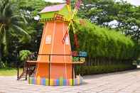 Bangunan Theme Park & Resort Hotel Pantai Cermin