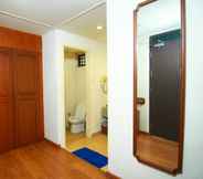 In-room Bathroom 6 Theme Park & Resort Hotel Pantai Cermin