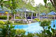 Kolam Renang Theme Park & Resort Hotel Pantai Cermin