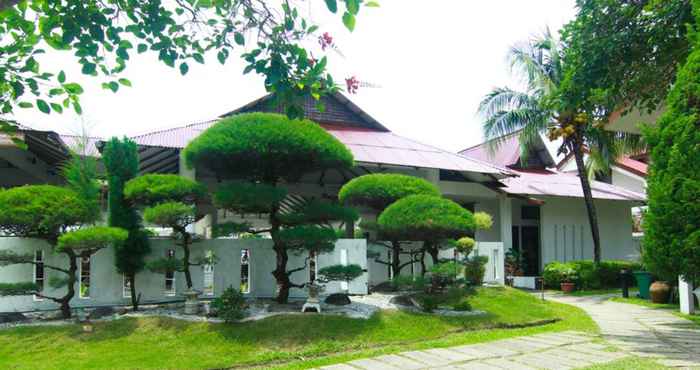 Lobby Theme Park & Resort Hotel Pantai Cermin