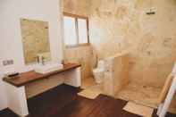 In-room Bathroom Rua Beach Resort Sumba