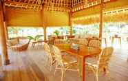 ร้านอาหาร 7 Rua Beach Resort Sumba