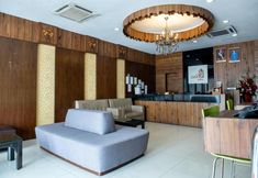 Lobi 5 OYO 430 Oak Valley Boutique Hotel
