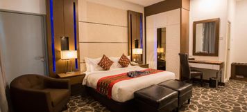 Bedroom 2 Hotel Adya Express Chenang