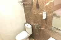 Toilet Kamar Hostel 77