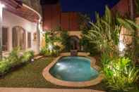 Swimming Pool Garden Villa Seminyak