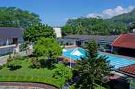 Swimming Pool Front One Resort Magelang F.K.A Hotel Trio