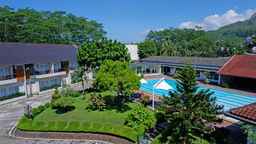 Trio Front One Resort Magelang, SGD 45