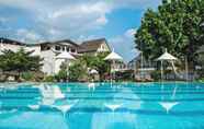Swimming Pool 5 Front One Resort Magelang F.K.A Hotel Trio