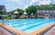 Swimming Pool 4 Front One Resort Magelang F.K.A Hotel Trio