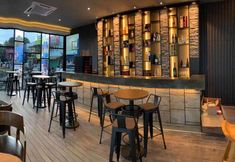 Bar, Cafe and Lounge 7 Sipadan Inn 3 Semporna