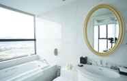 In-room Bathroom 7 Vinpearl Beachfront Nha Trang