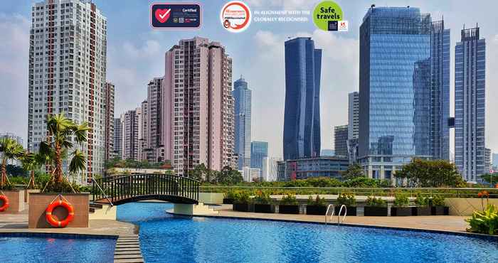 สระว่ายน้ำ Swiss-Belresidences Rasuna Epicentrum