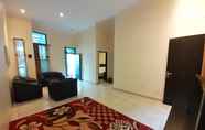 พื้นที่สาธารณะ 3 Villa 2 Bedroom near Jatim Park No. 2