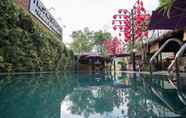 Kolam Renang 4 Tropical Forest Hostel & Apartments